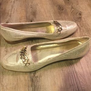 Amalfi beige loafers/shoes/flats with gold chain